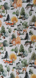 Algodón 100% con estampado de animales del bosque sobre fondo blanco · Las telas de la tata