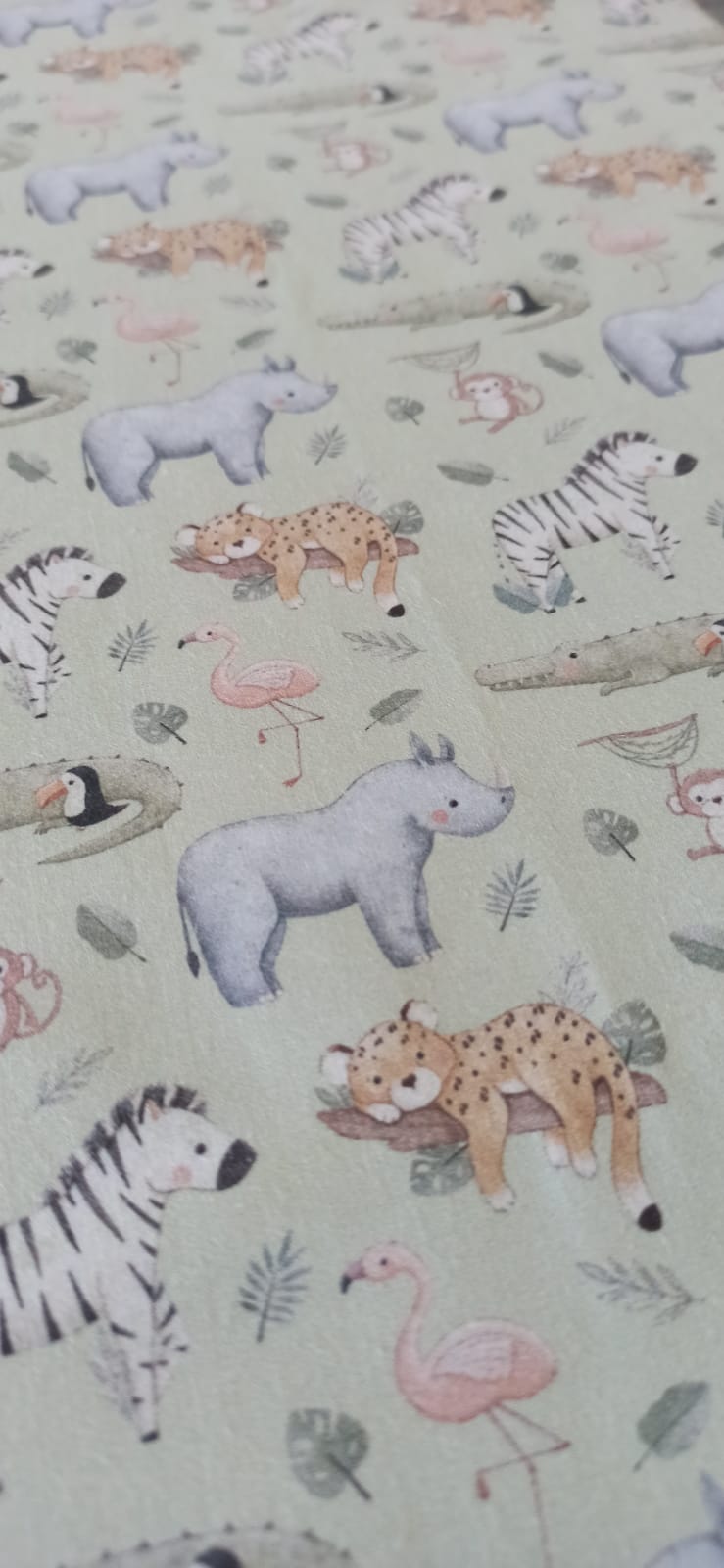Retal de algodón estampado animales de la selva - 0,80 x 1,40 m