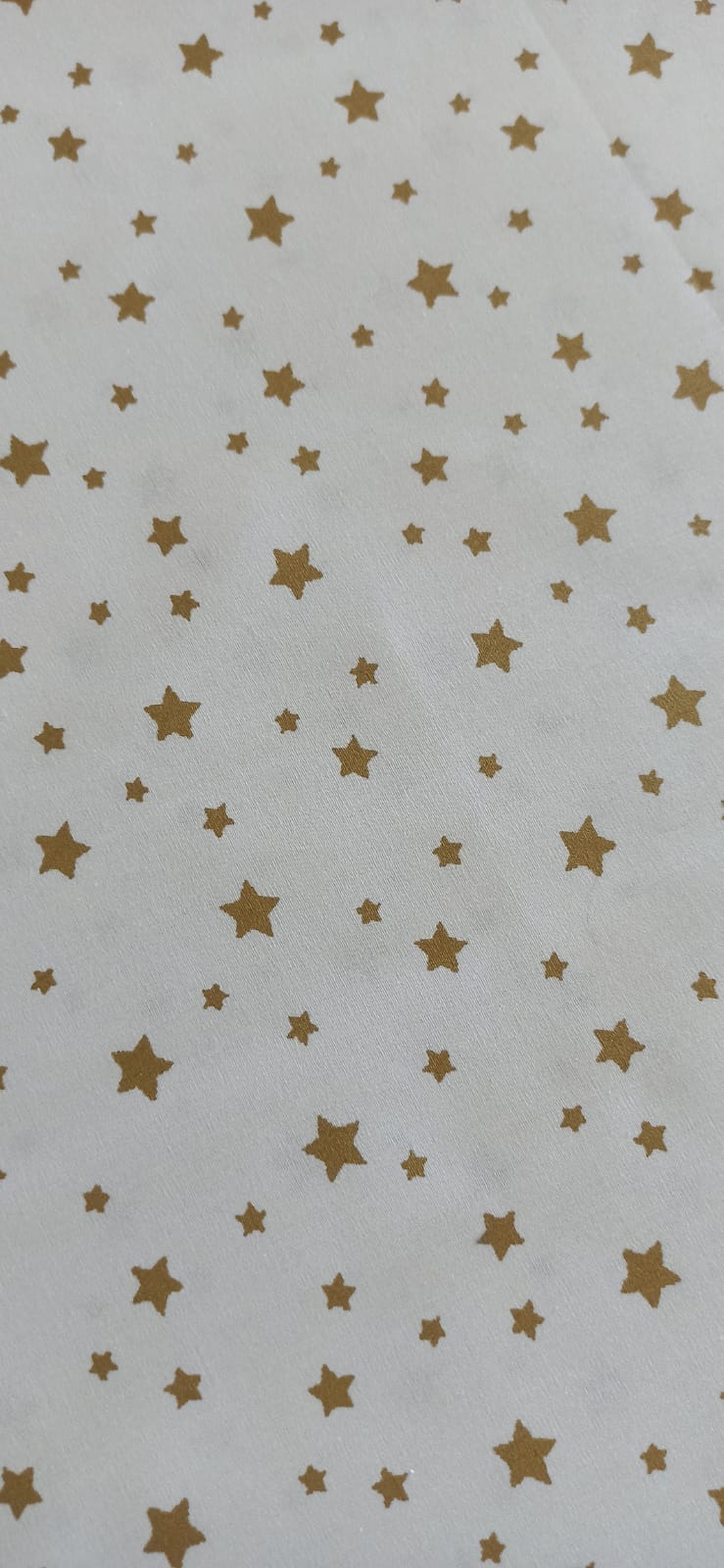 Retal de algodón estampado estrellas doradas - 0,75 x 1,20 m