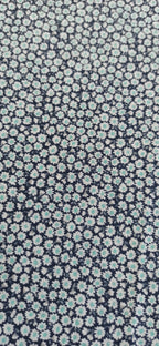 Retal de algodón estampado margaritas fondo azul marino - 1,65 x 1,56 m