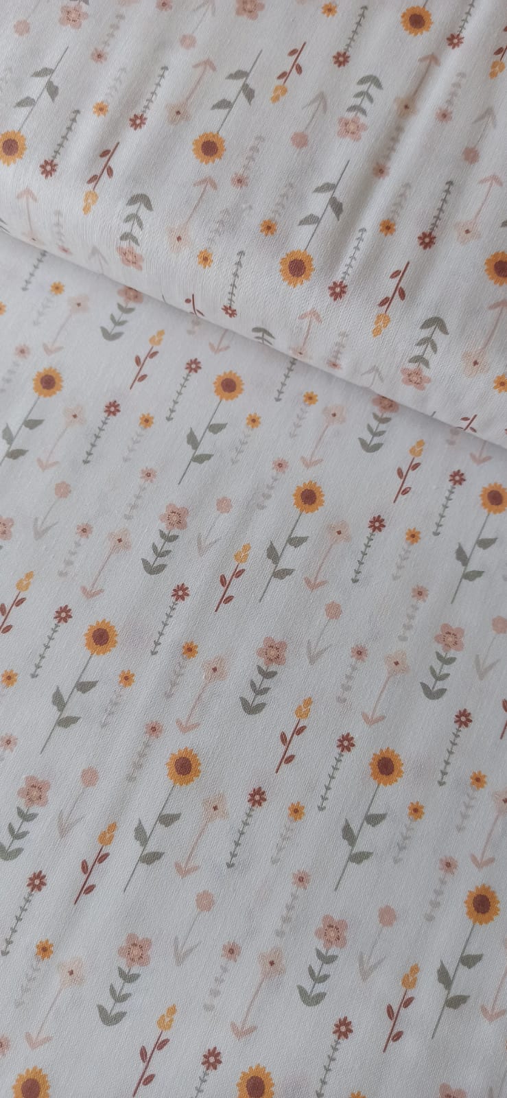 Algodón flores silvestres con tallo fondo blanco