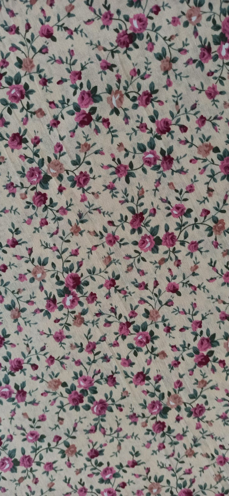 Retal de algodón estampado rosas fondo vainilla - 0,90 x 1,48 m