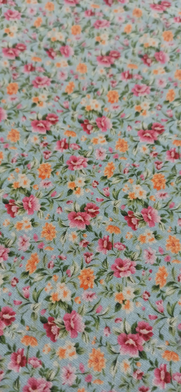 Tela algodón percal floral fondo turquesa detalle estampado - Las telas de la tata