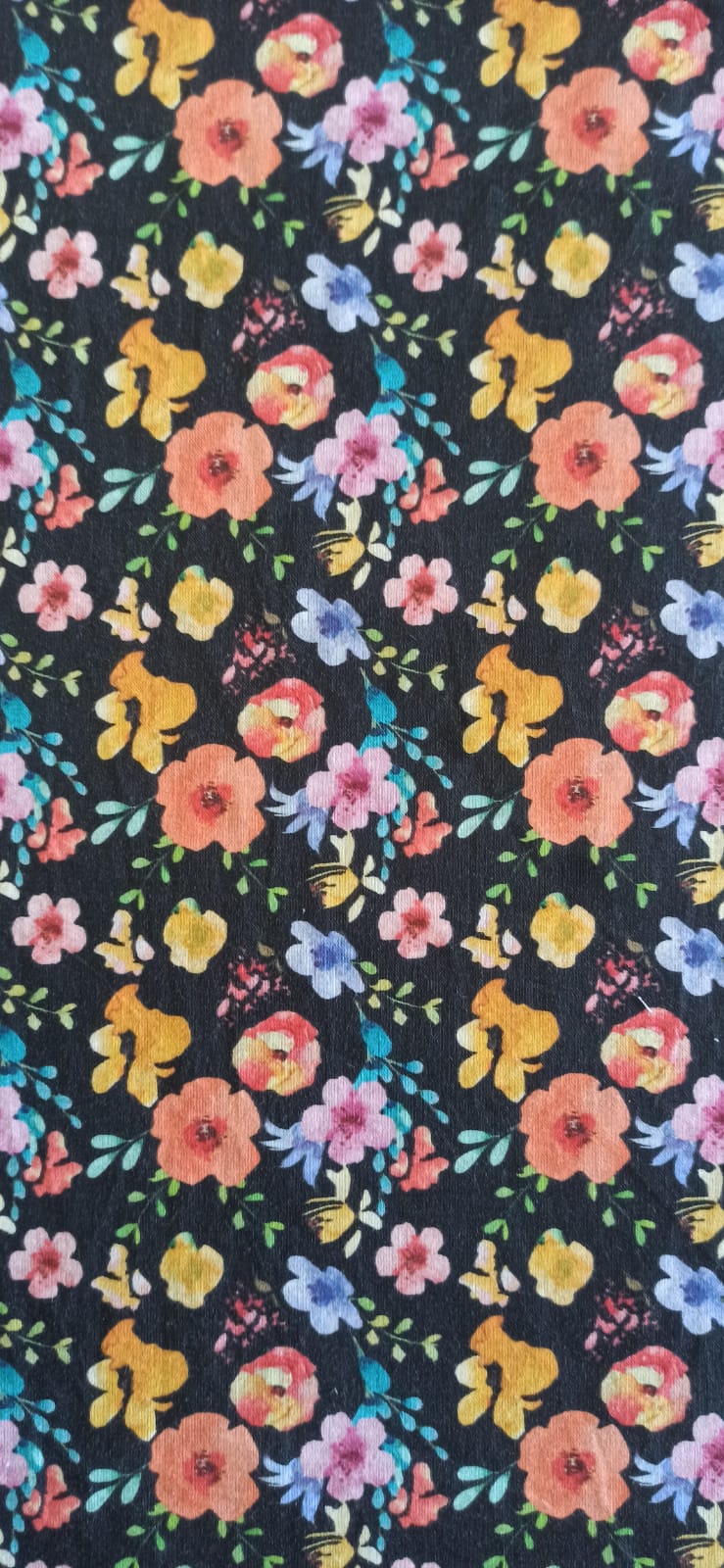 Retal de algodón estampado flores multicolor fondo negro - 0,69 x 1,40 m
