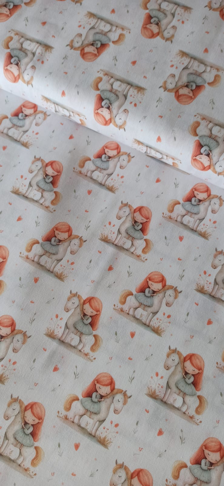 Algodón infantil estampado niña pelirroja unicornio corazones fondo blanco ancho 1,40 m