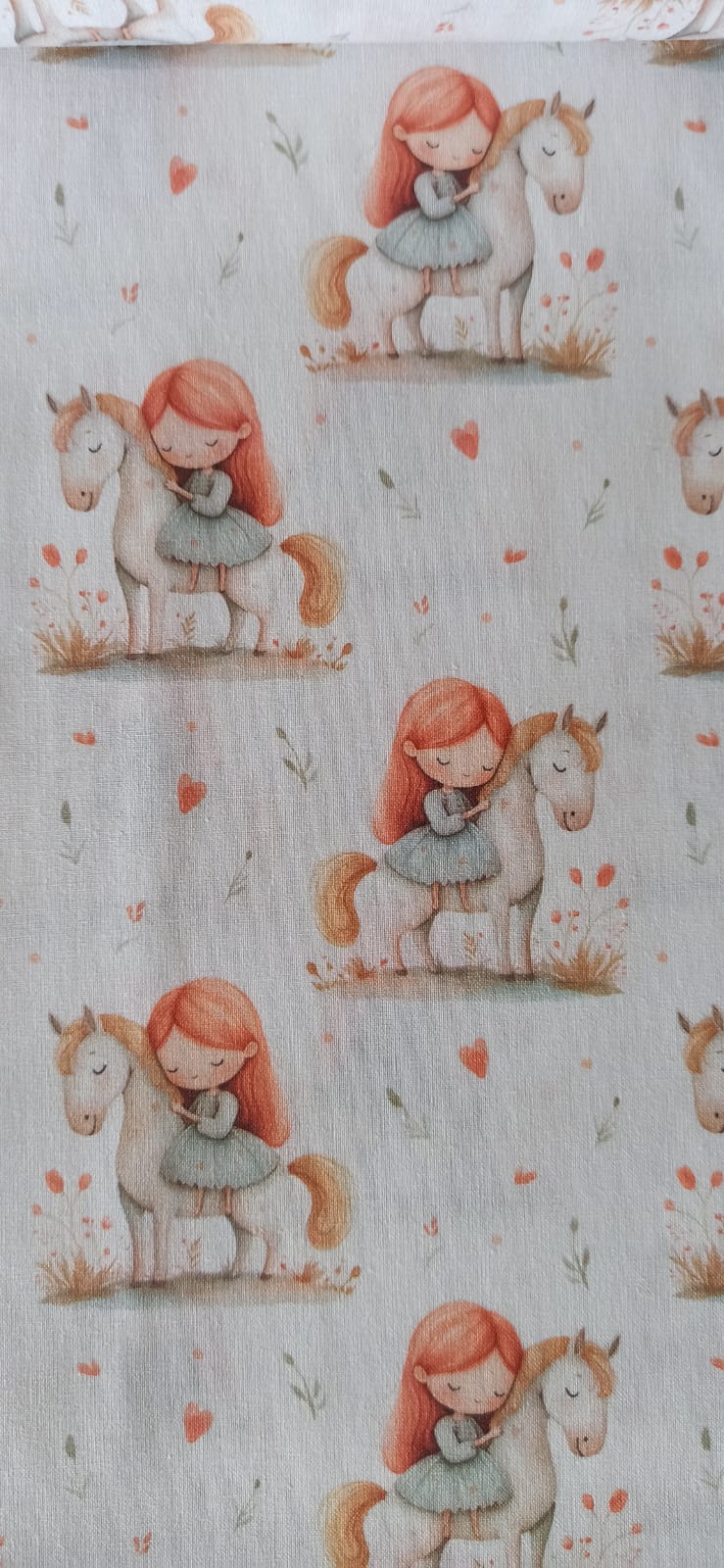 Algodón infantil estampado niña pelirroja unicornio corazones fondo blanco ancho 1,40 m