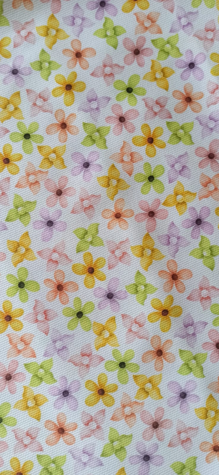 Retal algodón piqué flores multicolor amarillo lila rosa verde fondo blanco 0,80x1,45 m