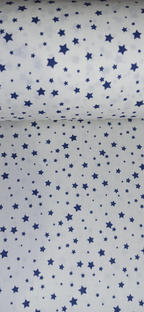Rollo de algodón de estrellas azul marino sobre fondo blanco natural