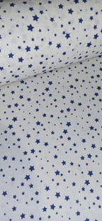 Algodón de estrellas azul marino doblado mostrando la caída del tejido