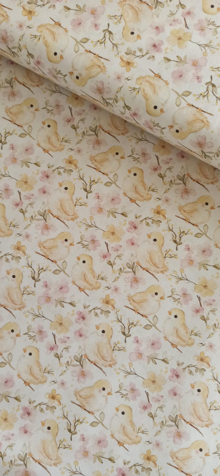 Detalle de los pajaritos y flores con efecto acuarela